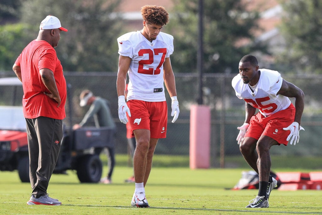 Bucs' Nickel Spot Has More Competition Than Expected 3 Bucs Cbs Zyon Mccollum And Jamel Dean And Cbs Coach Kevin Ross